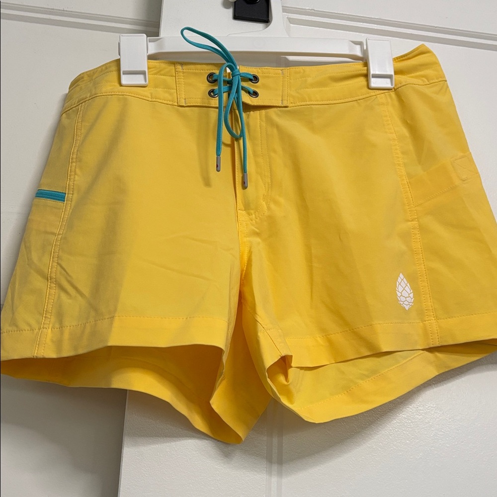 Stio Womens CFS Board Shorts Size 12 yellow Inseam 4”